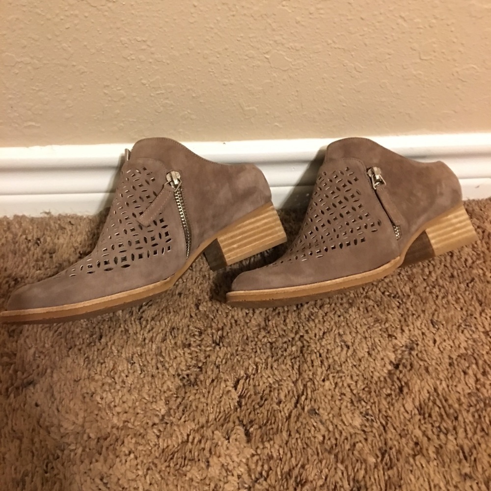 Mules - Picture 3 of 7